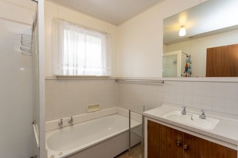 Photo of property in 2/11 Puriri Street, Riccarton, Christchurch, 8041