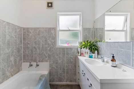 Photo of property in 57 Red Hill Road, Red Hill, Papakura, 2110