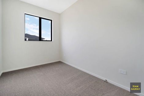 Photo of property in 20 Ihi Place, Karaka, 2578