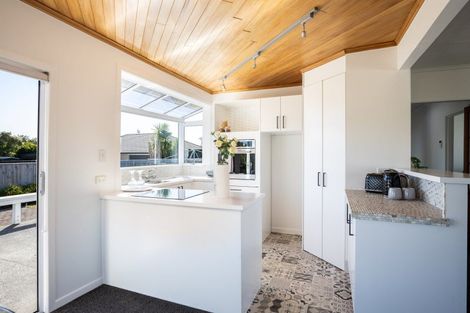 Photo of property in 251 Huatoki Street, Upper Vogeltown, New Plymouth, 4310