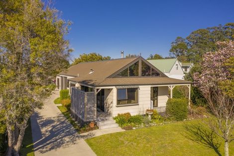 Photo of property in 72 Catherine Crescent, Whitianga, 3510