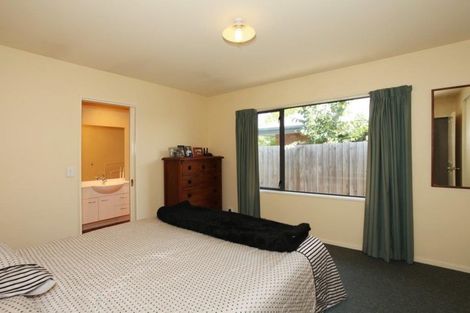 Photo of property in 5 Magnolia Lane, St Albans, Christchurch, 8052