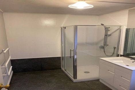 Photo of property in 15 Caspian Close, New Lynn, Auckland, 0600