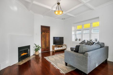 Photo of property in 7 Montrose Street, Point Chevalier, Auckland, 1022
