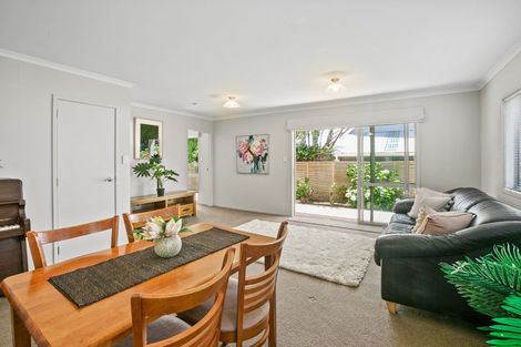 Photo of property in 22 Fulford Street, New Plymouth, 4310