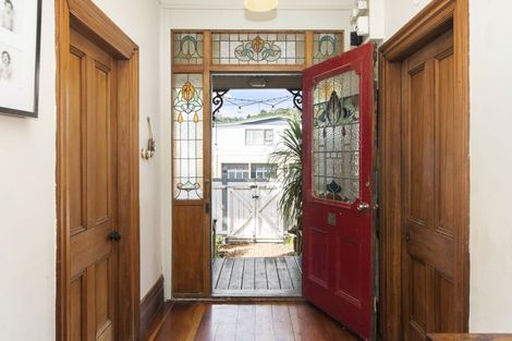 Photo of property in 102 Derwent Street, Island Bay, Wellington, 6023