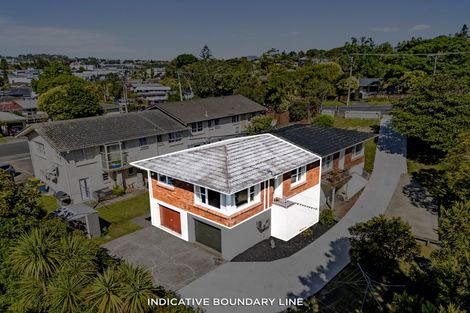 Photo of property in 2/12 Ellice Road, Totara Vale, Auckland, 0629