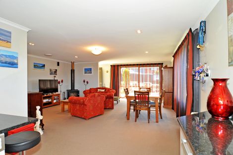 Photo of property in 8 Kohu Place, Halfway Bush, Dunedin, 9010