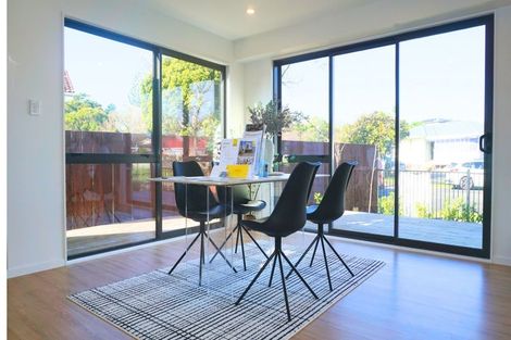 Photo of property in 9a Tangelo Place, Bucklands Beach, Auckland, 2012