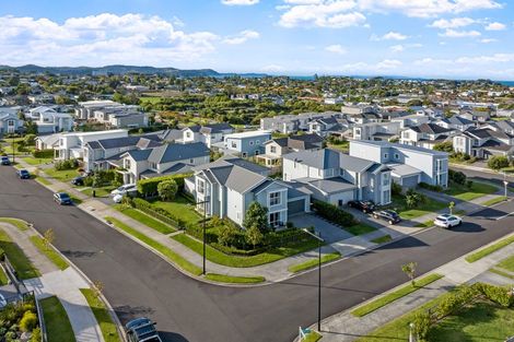 Photo of property in 9 Symes Drive, Red Beach, 0932