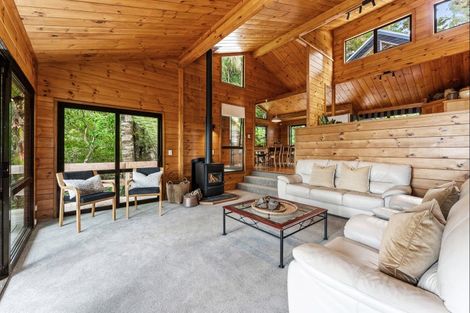 Photo of property in 16 Clinton Road, Tawharanui Peninsula, Matakana, 0986