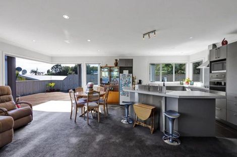 Photo of property in 4a Marchant Place, Westown, New Plymouth, 4310