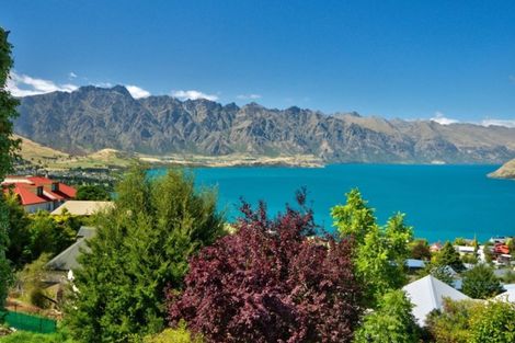 Photo of property in 10a Caples Place, Fernhill, Queenstown, 9300