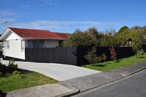 Photo of property in 3 Blue Way, Glendene, Auckland, 0602