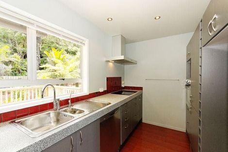 Photo of property in 66 Rauhuia Crescent, Parau, Auckland, 0604