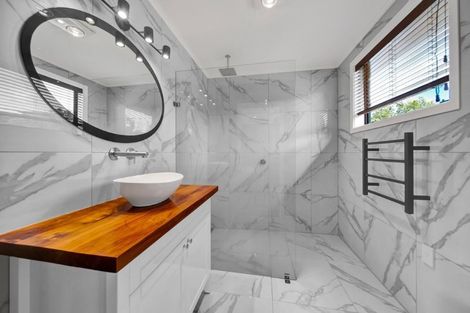 Photo of property in 14 Bromley Place, Westown, New Plymouth, 4310