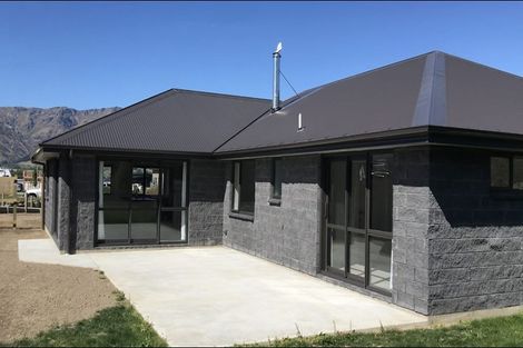 Photo of property in 9 Teal Place, Lake Hawea, 9382