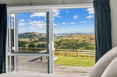 Photo of property in 918 Oneriri Road, Kaiwaka, 0573