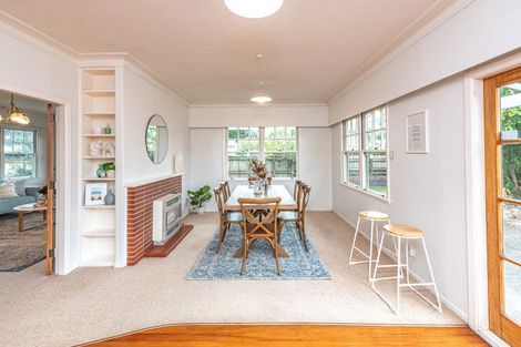 Photo of property in 11 Saint Leonard Street, Saint Johns Hill, Whanganui, 4501