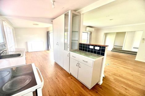 Photo of property in 16 Savoy Road, Glen Eden, Auckland, 0602