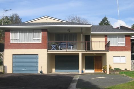 Photo of property in 27 Gibbs Crescent, Red Hill, Papakura, 2110