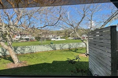Photo of property in 6 Karawa Place, Kawakawa Bay, Papakura, 2585
