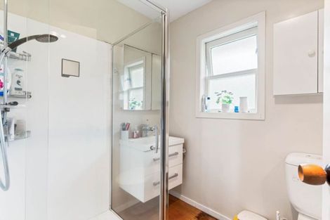 Photo of property in 47 Neil Avenue, Te Atatu Peninsula, Auckland, 0610