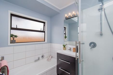 Photo of property in 33 Tawavale Street, Pukehangi, Rotorua, 3015