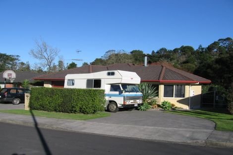 Photo of property in 5 Patsy O'hara Place, Swanson, Auckland, 0612