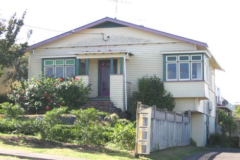 Photo of property in 3/6 Waratah Street, Birkenhead, Auckland, 0626