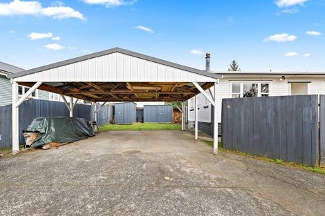 Photo of property in 2/24 Woodside Road, Massey, Auckland, 0614