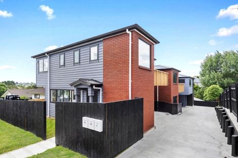 Photo of property in 6 Landsdale Place, Massey, Auckland, 0614