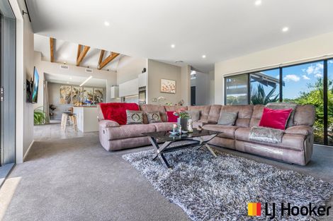Photo of property in 98 Bushlake Way, Kingseat, Papakura, 2580