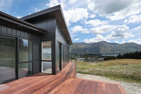 Photo of property in 13 Akitu Rise, Wanaka, 9305