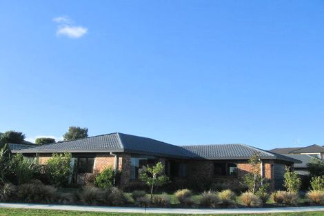 Photo of property in 8 Meadow Court, Paraparaumu, 5032