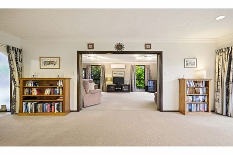 Photo of property in 14 Talltree Avenue, Avonhead, Christchurch, 8042