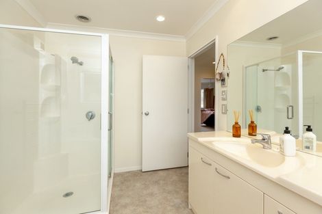 Photo of property in 2 Cascade Way, Paraparaumu, 5032