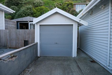 Photo of property in 174 Breaker Bay Road, Breaker Bay, Wellington, 6022
