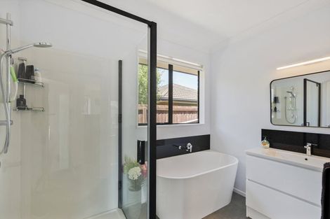 Photo of property in 18 Parkinson Place, Woodend, 7610