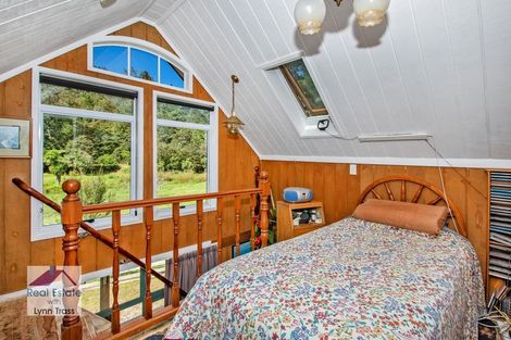 Photo of property in 1042 Ngunguru Road, Kiripaka, Whangarei, 0173