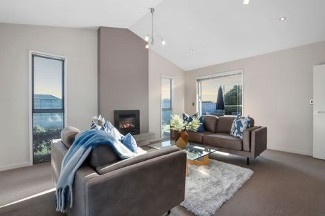 Photo of property in 1 Woodridge Drive, Stanmore Bay, Whangaparaoa, 0932