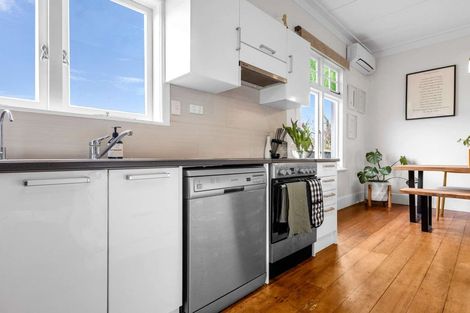 Photo of property in 800 Victoria Street, Parkvale, Hastings, 4122