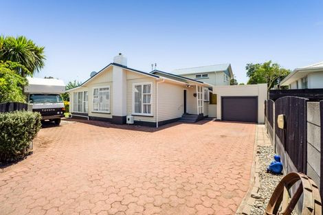 Photo of property in 190a Seaview Road, Westown, New Plymouth, 4310