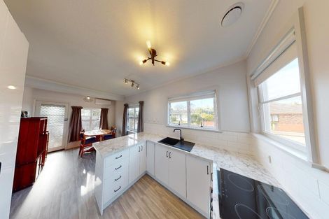 Photo of property in 1 Cremorne Avenue, Hokowhitu, Palmerston North, 4410