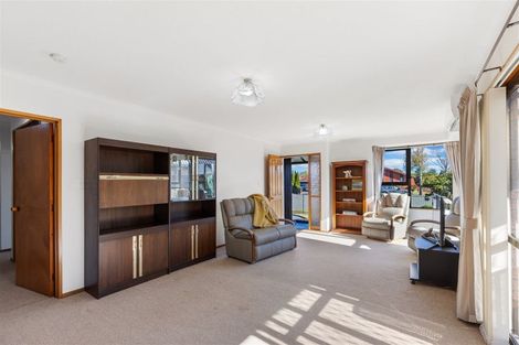 Photo of property in 21 Mulberry Place, Redwood, Christchurch, 8051