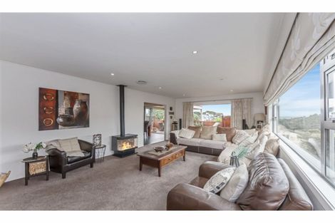 Photo of property in 1 Pluto Place, Beach Haven, Auckland, 0626