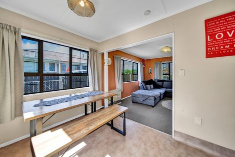 Photo of property in 10 Fitzroy Street, Normanby, Hawera, 4614