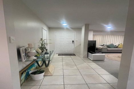 Photo of property in 64 Sandwick Drive, Weymouth, Auckland, 2103