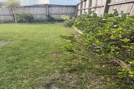 Photo of property in 5a San Luis Place, Golflands, Auckland, 2013