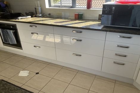 Photo of property in 2c/7-11 Bute Road, Browns Bay, Auckland, 0630